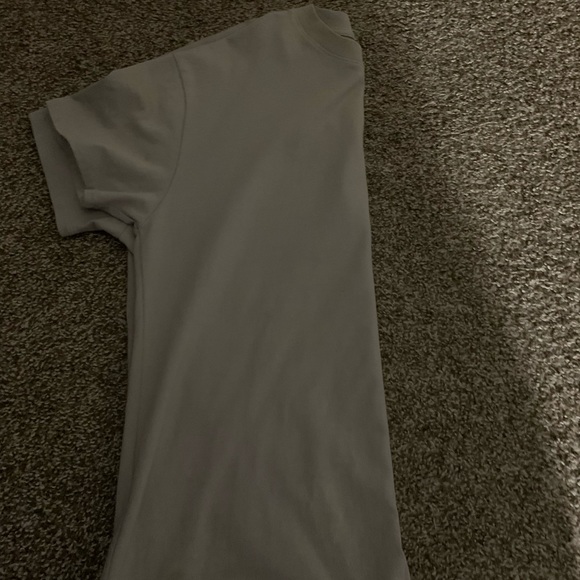 Essentials fear of god shirt - Picture 2 of 2